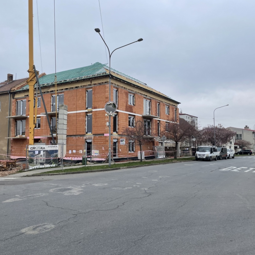 Zvenku dovnitř 